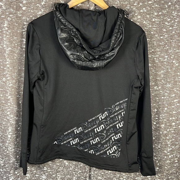 Disney Parks Run Jacket Womens Med Every Mile is Magic Mickey Mouse Microfiber - Picture 11 of 12